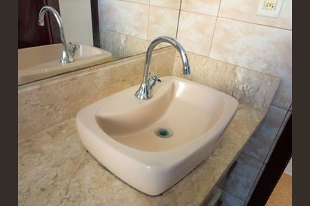 Apartamento para alugar com 60m², 2 quartos e sem vaga Apartamento para alugar com 60m², 2 quartos e sem vagaBanheiro
