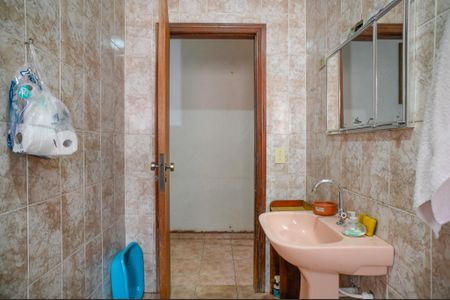 Casa à venda com 155m², 3 quartos e 2 vagas Casa à venda com 155m², 3 quartos e 2 vagasBanheiro Social