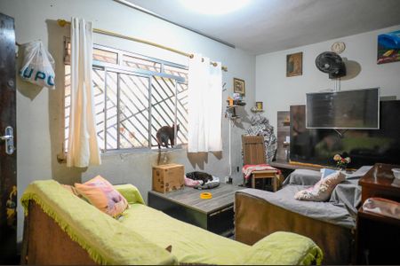 Casa à venda com 155m², 3 quartos e 2 vagas Casa à venda com 155m², 3 quartos e 2 vagasSala