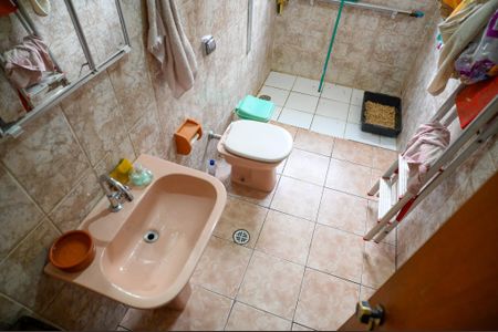 Casa à venda com 155m², 3 quartos e 2 vagas Casa à venda com 155m², 3 quartos e 2 vagasBanheiro Social