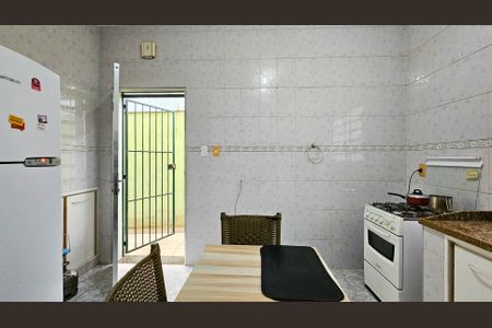 Casa à venda com 102m², 2 quartos e 2 vagasCozinha