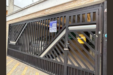 Casa à venda com 250m², 3 quartos e 2 vagasFachada