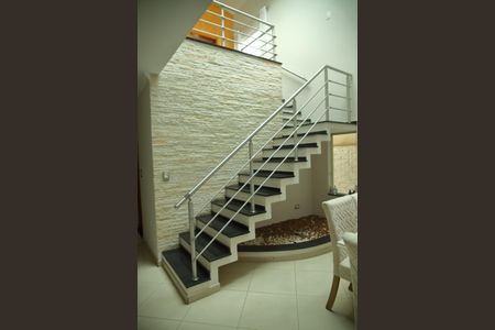 Casa à venda com 250m², 3 quartos e 2 vagasSala - acesso quartos