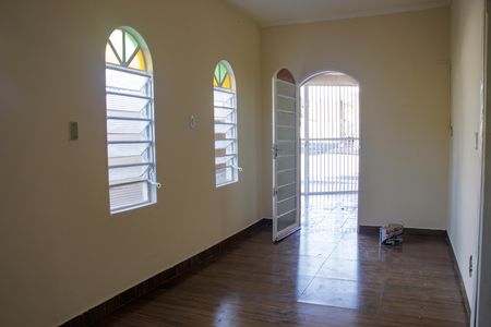 Casa para alugar com 135m², 2 quartos e 1 vaga Casa para alugar com 135m², 2 quartos e 1 vagaSala