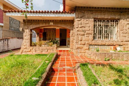 Casa para alugar com 200m², 3 quartos e 4 vagasQuintal