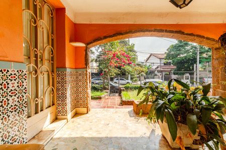 Casa para alugar com 200m², 3 quartos e 4 vagasQuintal