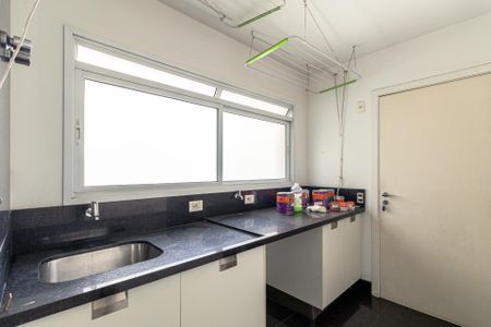 Apartamento para alugar com 220m², 4 quartos e 3 vagas Apartamento para alugar com 220m², 4 quartos e 3 vagasÁrea de Serviço