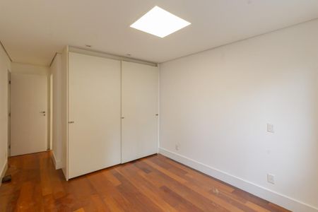 Apartamento para alugar com 220m², 4 quartos e 3 vagas Apartamento para alugar com 220m², 4 quartos e 3 vagasSuíte 1