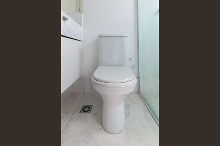 Apartamento para alugar com 220m², 4 quartos e 3 vagas Apartamento para alugar com 220m², 4 quartos e 3 vagasBanheiro da Suíte 2