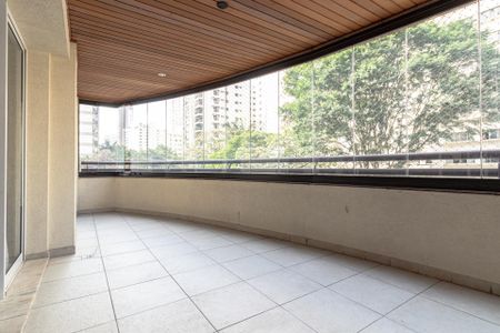 Apartamento para alugar com 220m², 4 quartos e 3 vagas Apartamento para alugar com 220m², 4 quartos e 3 vagasSacada