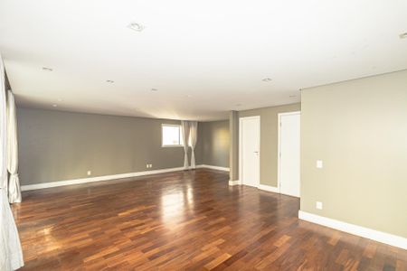 Apartamento para alugar com 220m², 4 quartos e 3 vagas Apartamento para alugar com 220m², 4 quartos e 3 vagasSala