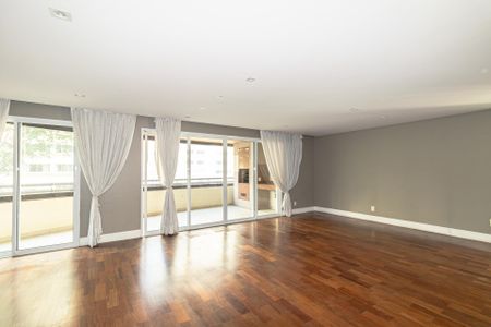 Apartamento para alugar com 220m², 4 quartos e 3 vagas Apartamento para alugar com 220m², 4 quartos e 3 vagasSala