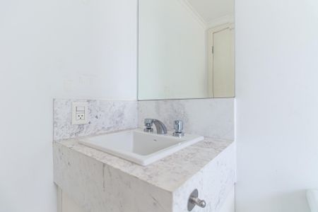 Apartamento para alugar com 220m², 4 quartos e 3 vagas Apartamento para alugar com 220m², 4 quartos e 3 vagasBanheiro da Suíte 2