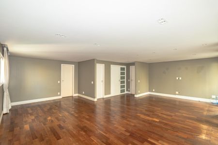Apartamento para alugar com 220m², 4 quartos e 3 vagas Apartamento para alugar com 220m², 4 quartos e 3 vagasSala