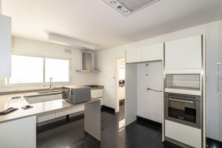 Apartamento para alugar com 220m², 4 quartos e 3 vagas Apartamento para alugar com 220m², 4 quartos e 3 vagasCozinha
