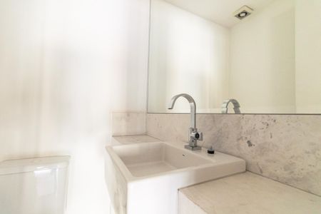 Apartamento para alugar com 220m², 4 quartos e 3 vagas Apartamento para alugar com 220m², 4 quartos e 3 vagasBanheiro da Suíte 4
