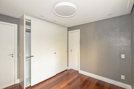Apartamento para alugar com 220m², 4 quartos e 3 vagas Apartamento para alugar com 220m², 4 quartos e 3 vagasSuíte 3