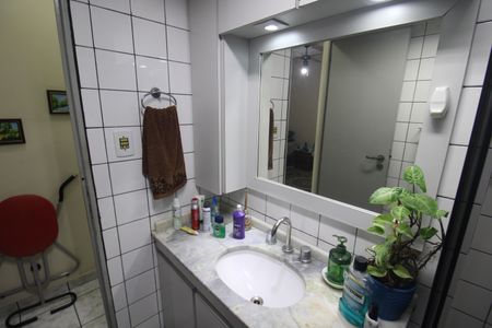 Apartamento à venda com 68m², 2 quartos e 2 vagasBanheiro 2