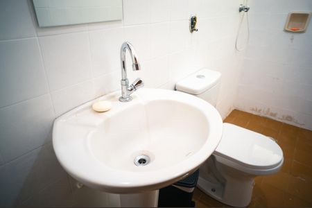 Casa de condomínio para alugar com 650m², 7 quartos e 4 vagas Casa de condomínio para alugar com 650m², 7 quartos e 4 vagasBanheiro do Quarto de Serviço 3