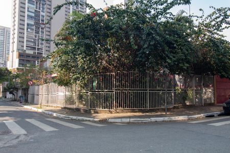 Casa à venda com 253m², 5 quartos e 1 vagaFachada Externa