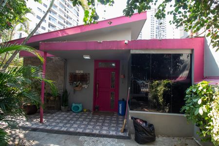 Casa à venda com 253m², 5 quartos e 1 vagaFachada interna