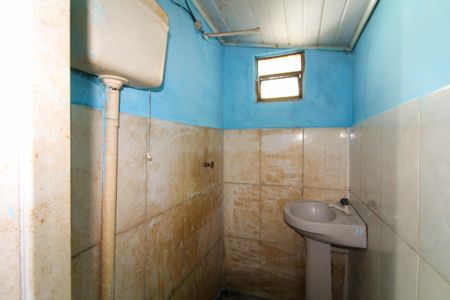 Casa à venda com 80m², 3 quartos e 1 vaga Casa à venda com 80m², 3 quartos e 1 vagaBanheiro de Serviço