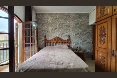 Casa à venda com 200m², 3 quartos e 2 vagasSuíte