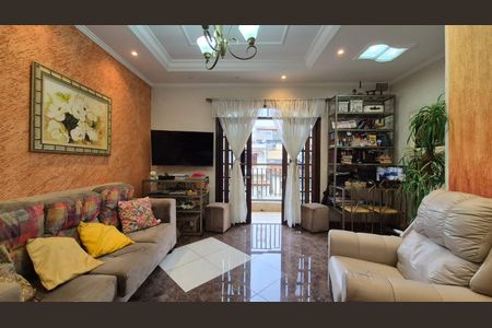 Casa à venda com 200m², 3 quartos e 2 vagasSala