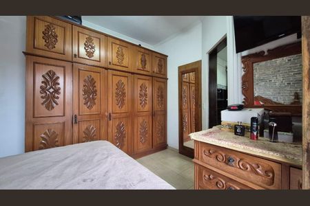 Casa à venda com 200m², 3 quartos e 2 vagasSuíte