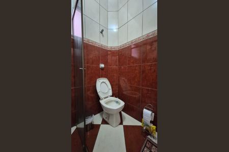 Casa à venda com 200m², 3 quartos e 2 vagasBanheiro 