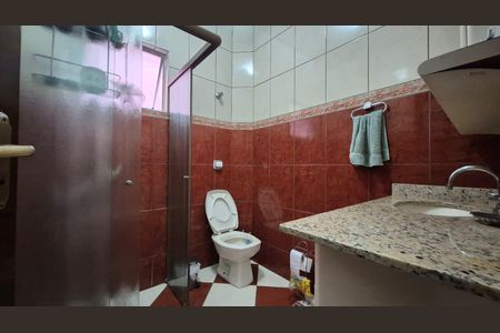 Casa à venda com 200m², 3 quartos e 2 vagasBanheiro 