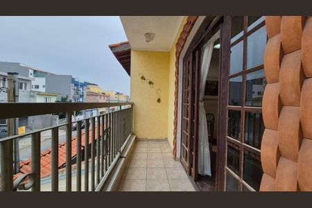 Casa à venda com 200m², 3 quartos e 2 vagasVaranda