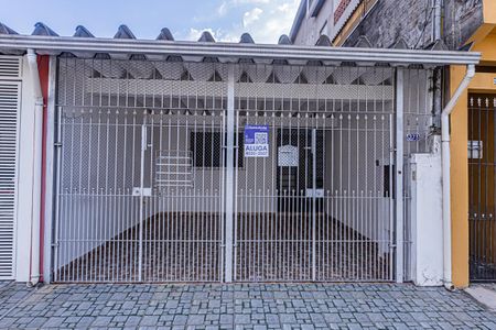 Casa para alugar com 50m², 2 quartos e 2 vagas Casa para alugar com 50m², 2 quartos e 2 vagasFachada