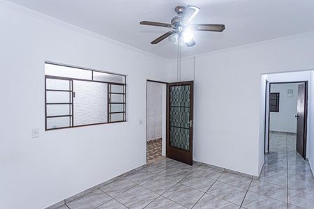 Casa para alugar com 50m², 2 quartos e 2 vagas Casa para alugar com 50m², 2 quartos e 2 vagasSala