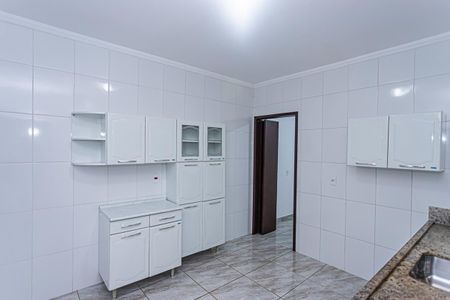 Casa para alugar com 50m², 2 quartos e 2 vagas Casa para alugar com 50m², 2 quartos e 2 vagasCozinha