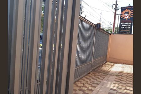 Casa à venda com 250m², 3 quartos e 4 vagasFoto 01