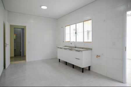 Casa à venda com 180m², 3 quartos e 2 vagas Casa à venda com 180m², 3 quartos e 2 vagasCozinha