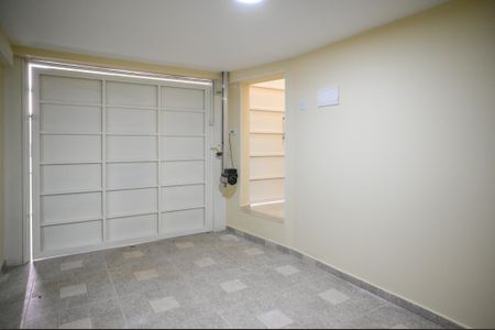 Casa à venda com 180m², 3 quartos e 2 vagas Casa à venda com 180m², 3 quartos e 2 vagasGaragem 1