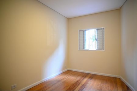 Casa à venda com 180m², 3 quartos e 2 vagas Casa à venda com 180m², 3 quartos e 2 vagasQuarto 1