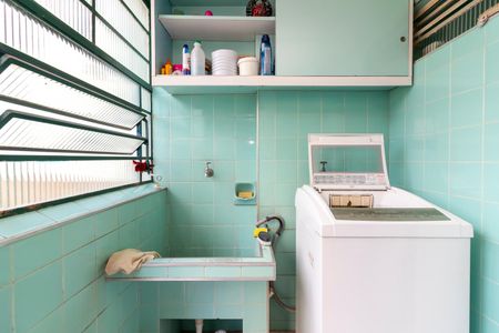 Casa à venda com 354m², 3 quartos e 5 vagas Casa à venda com 354m², 3 quartos e 5 vagasÁrea de Serviço