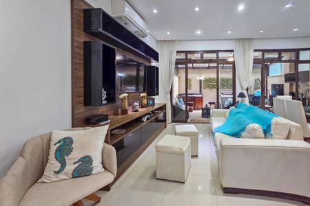 Apartamento para alugar com 125m², 3 quartos e 2 vagas Apartamento para alugar com 125m², 3 quartos e 2 vagasSala