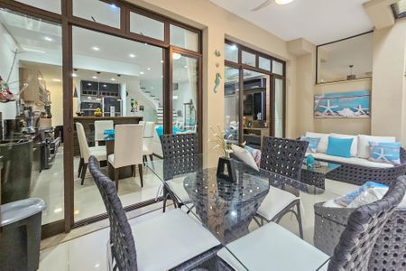 Apartamento para alugar com 125m², 3 quartos e 2 vagas Apartamento para alugar com 125m², 3 quartos e 2 vagasVaranda