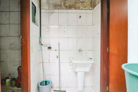 Casa à venda com 98m², 3 quartos e 2 vagasLavanderia