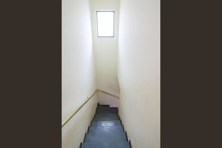 Casa à venda com 98m², 3 quartos e 2 vagasEscadas