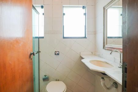 Casa à venda com 98m², 3 quartos e 2 vagasBanheiro da Suíte