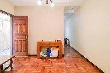Casa à venda com 98m², 3 quartos e 2 vagasSala