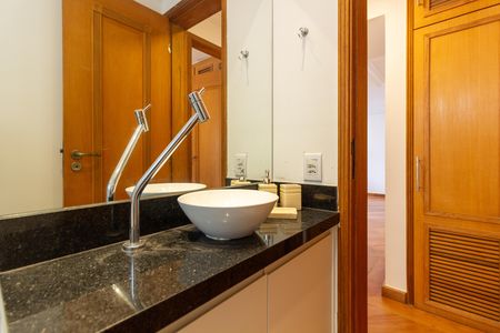 Apartamento para alugar com 100m², 3 quartos e 1 vaga Apartamento para alugar com 100m², 3 quartos e 1 vagaBanheiro