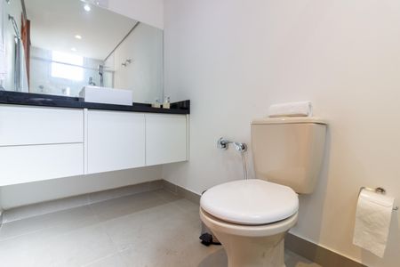 Apartamento para alugar com 100m², 3 quartos e 1 vaga Apartamento para alugar com 100m², 3 quartos e 1 vagaBanheiro da Suíte