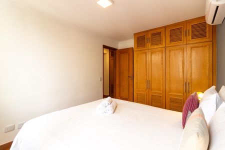 Apartamento para alugar com 100m², 3 quartos e 1 vaga Apartamento para alugar com 100m², 3 quartos e 1 vagaQuarto