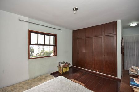 Casa à venda com 485m², 3 quartos e 4 vagasSuíte